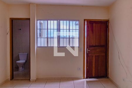 Casa para alugar com 75m², 2 quartos e sem vaga Casa para alugar com 75m², 2 quartos e sem vagaSala