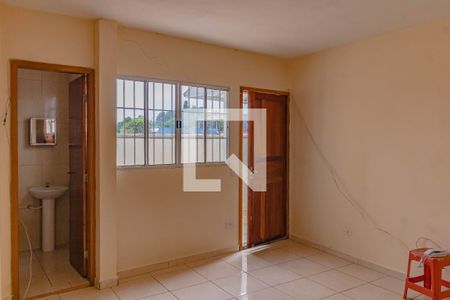 Casa para alugar com 75m², 2 quartos e sem vaga Casa para alugar com 75m², 2 quartos e sem vagaSala