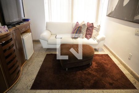 Casa de condomínio para alugar com 590m², 5 quartos e 8 vagasSala