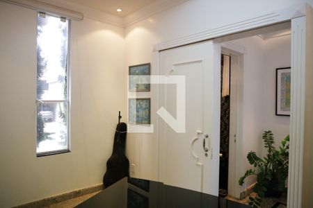 Casa de condomínio para alugar com 590m², 5 quartos e 8 vagasSala