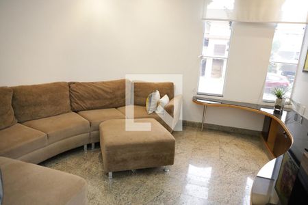 Casa de condomínio para alugar com 590m², 5 quartos e 8 vagasSala