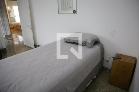 Casa de condomínio para alugar com 590m², 5 quartos e 8 vagasQuarto