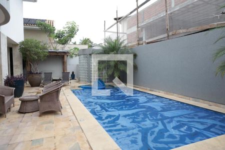 Casa de condomínio para alugar com 590m², 5 quartos e 8 vagasÁrea externa