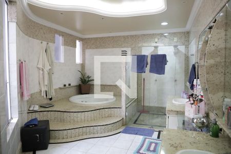 Casa de condomínio para alugar com 590m², 5 quartos e 8 vagasBanheiro