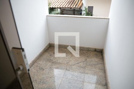 Casa de condomínio para alugar com 590m², 5 quartos e 8 vagasSacada