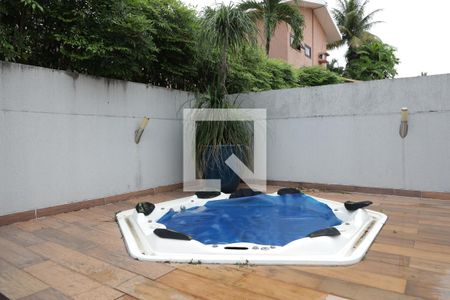 Casa de condomínio para alugar com 590m², 5 quartos e 8 vagasÁrea externa