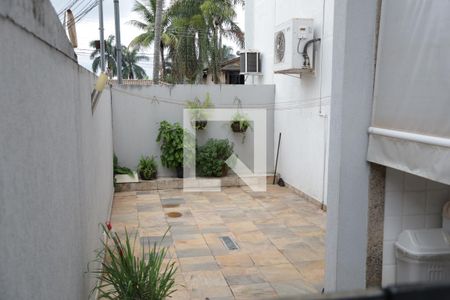 Casa de condomínio para alugar com 590m², 5 quartos e 8 vagasÁrea externa