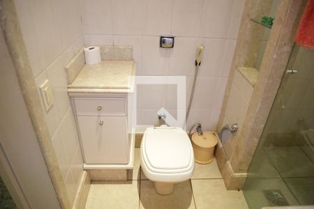 Casa de condomínio para alugar com 590m², 5 quartos e 8 vagasBanheiro