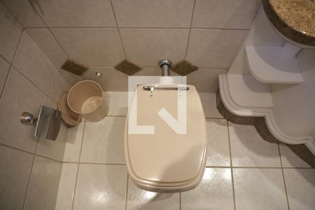 Casa de condomínio para alugar com 590m², 5 quartos e 8 vagasBanheiro