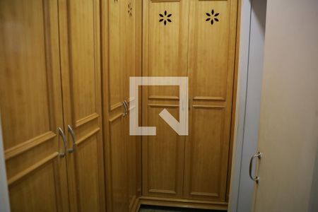 Casa de condomínio para alugar com 590m², 5 quartos e 8 vagasQuarto 