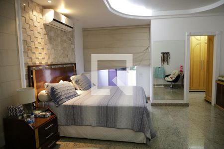 Casa de condomínio para alugar com 590m², 5 quartos e 8 vagasQuarto