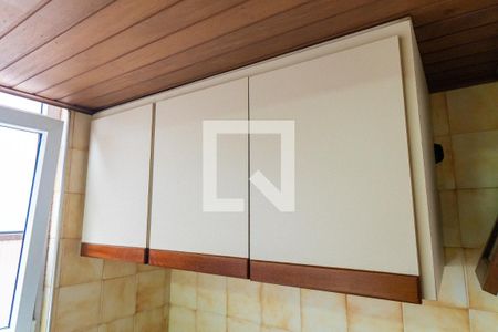 Casa à venda com 240m², 3 quartos e 2 vagas Casa à venda com 240m², 3 quartos e 2 vagasÁrea de Serviço Detalhe