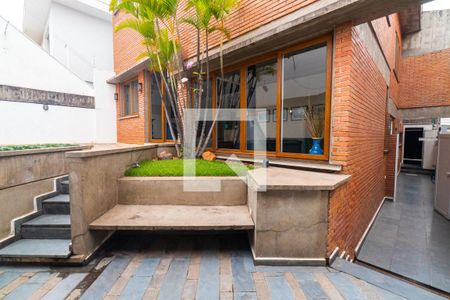 Casa à venda com 240m², 3 quartos e 2 vagas Casa à venda com 240m², 3 quartos e 2 vagasQuintal