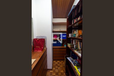 Casa à venda com 240m², 3 quartos e 2 vagas Casa à venda com 240m², 3 quartos e 2 vagasCloset 2