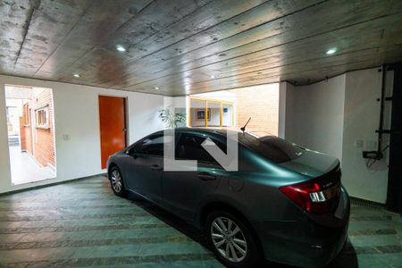 Casa à venda com 240m², 3 quartos e 2 vagas Casa à venda com 240m², 3 quartos e 2 vagasGaragem