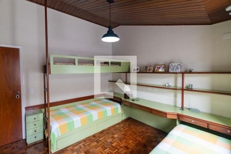 Casa à venda com 240m², 3 quartos e 2 vagas Casa à venda com 240m², 3 quartos e 2 vagasQuarto 2