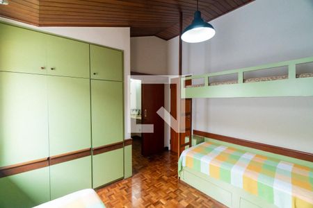 Casa à venda com 240m², 3 quartos e 2 vagas Casa à venda com 240m², 3 quartos e 2 vagasQuarto 2