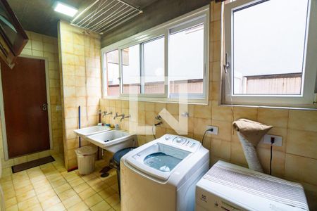 Casa à venda com 240m², 3 quartos e 2 vagas Casa à venda com 240m², 3 quartos e 2 vagasÁrea de Serviço