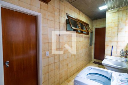 Casa à venda com 240m², 3 quartos e 2 vagas Casa à venda com 240m², 3 quartos e 2 vagasÁrea de Serviço