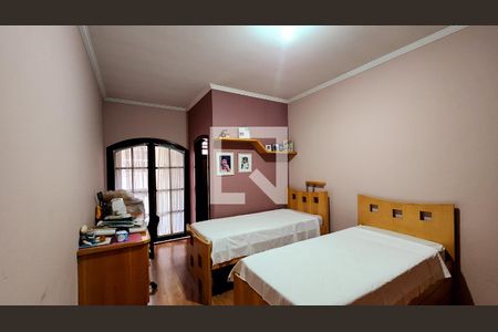 Casa à venda com 320m², 3 quartos e 2 vagas Casa à venda com 320m², 3 quartos e 2 vagasQuarto 2 - Suíte