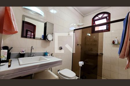 Casa à venda com 320m², 3 quartos e 2 vagas Casa à venda com 320m², 3 quartos e 2 vagasBanheiro da Suíte 3