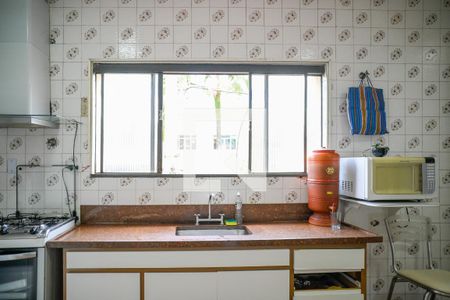 Casa à venda com 760m², 3 quartos e 2 vagasCozinha 