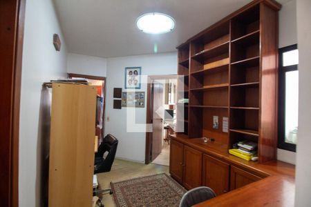 Apartamento à venda com 200m², 3 quartos e 3 vagasEscritório