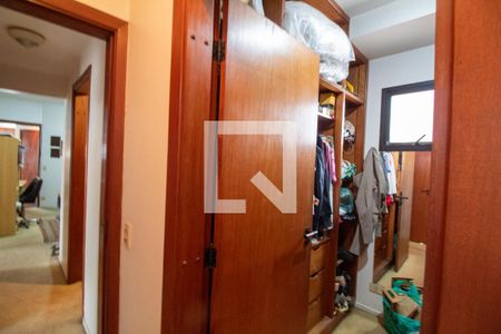 Apartamento à venda com 200m², 3 quartos e 3 vagasCloset da suíte 2