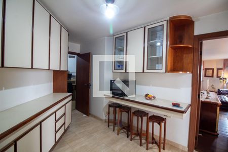 Apartamento à venda com 200m², 3 quartos e 3 vagasCopa