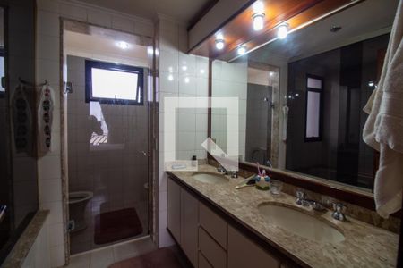 Apartamento à venda com 200m², 3 quartos e 3 vagasBanheiro da Suíte 2