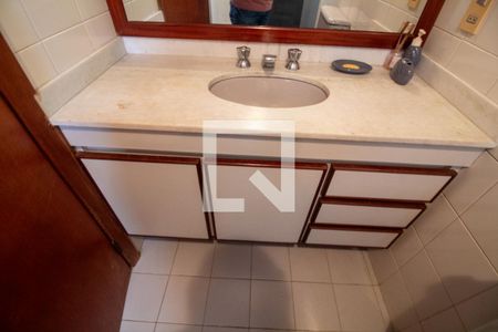 Apartamento à venda com 200m², 3 quartos e 3 vagasBanheiro da Suíte 1