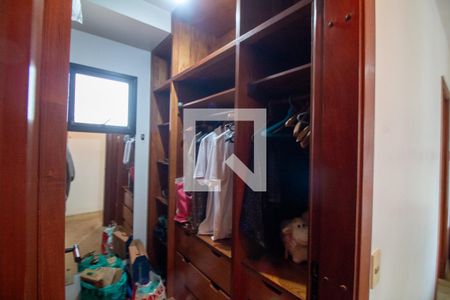 Apartamento à venda com 200m², 3 quartos e 3 vagasCloset da suíte 2