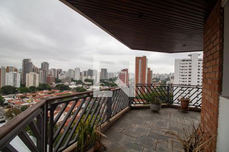 Apartamento à venda com 200m², 3 quartos e 3 vagasTerraço