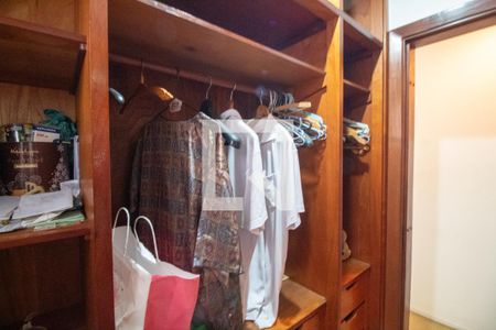 Apartamento à venda com 200m², 3 quartos e 3 vagasCloset da suíte 2