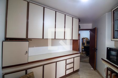 Apartamento à venda com 200m², 3 quartos e 3 vagasCopa