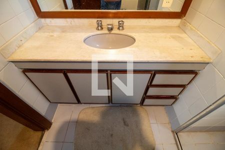 Apartamento à venda com 200m², 3 quartos e 3 vagasBanheiro