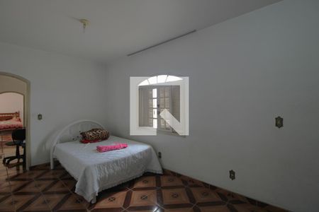 Casa à venda com 232m², 3 quartos e 8 vagasQuarto 1