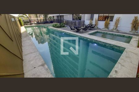 Apartamento à venda com 40m², 2 quartos e 1 vaga Apartamento à venda com 40m², 2 quartos e 1 vagaÁrea comum - Piscina
