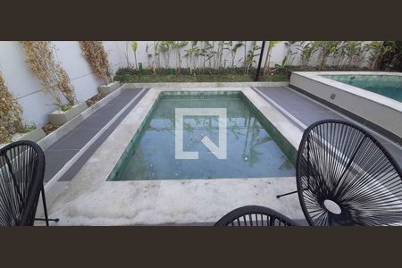 Apartamento à venda com 40m², 2 quartos e 1 vaga Apartamento à venda com 40m², 2 quartos e 1 vagaÁrea comum - Piscina
