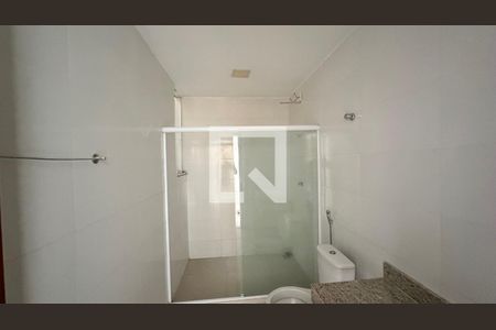Casa de condomínio à venda com 220m², 2 quartos e 1 vagaBanheiro quarto 2