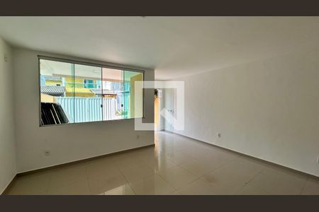 Sala de casa de condomínio à venda com 2 quartos, 220m² em Vargem Grande, Rio de Janeiro