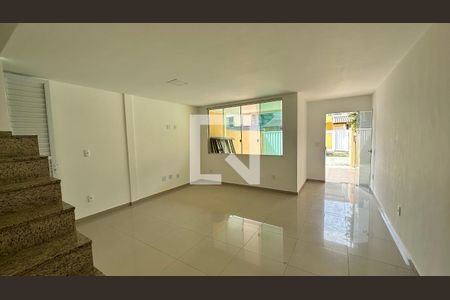 Sala de casa de condomínio à venda com 2 quartos, 220m² em Vargem Grande, Rio de Janeiro