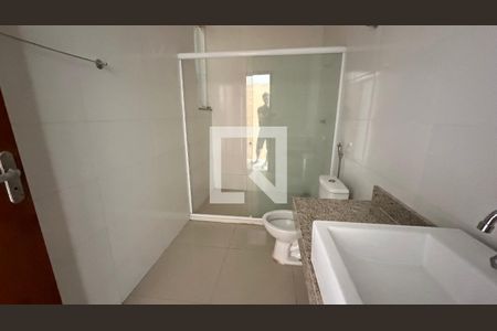 Casa de condomínio à venda com 220m², 2 quartos e 1 vagaBanheiro quarto 2