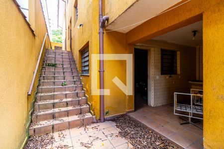 Casa à venda com 169m², 3 quartos e 2 vagas Casa à venda com 169m², 3 quartos e 2 vagasQuintal