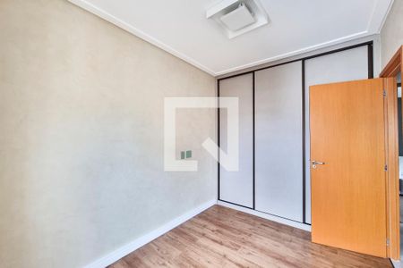 Apartamento para alugar com 75m², 2 quartos e 2 vagas Apartamento para alugar com 75m², 2 quartos e 2 vagasQuarto