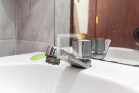 Casa à venda com 115m², 2 quartos e 2 vagasBanheiro - torneira