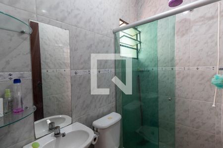 Banheiro da Suíte 1 de casa para alugar com 2 quartos, 115m² em Vila Nhocune, São Paulo