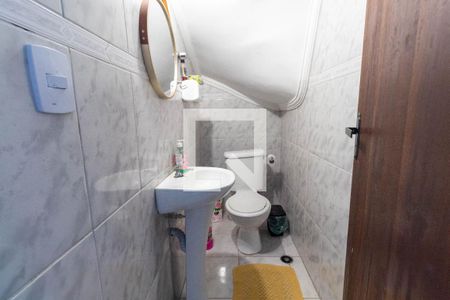 Casa à venda com 115m², 2 quartos e 2 vagasLavabo