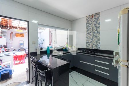 Casa à venda com 115m², 2 quartos e 2 vagasCozinha