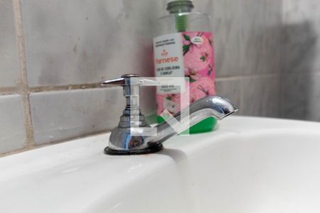 Casa à venda com 115m², 2 quartos e 2 vagasBanheiro - torneira